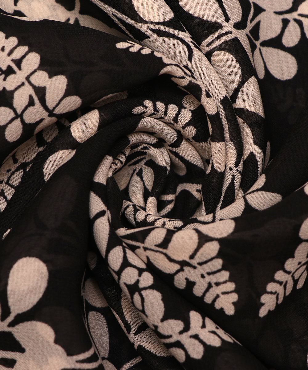 Black Colour Digital Floral Print Georgette Fabric ( 4 Meter )