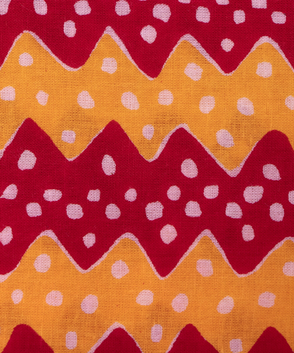 Red Colour Zig Zag Print Cotton Fabric